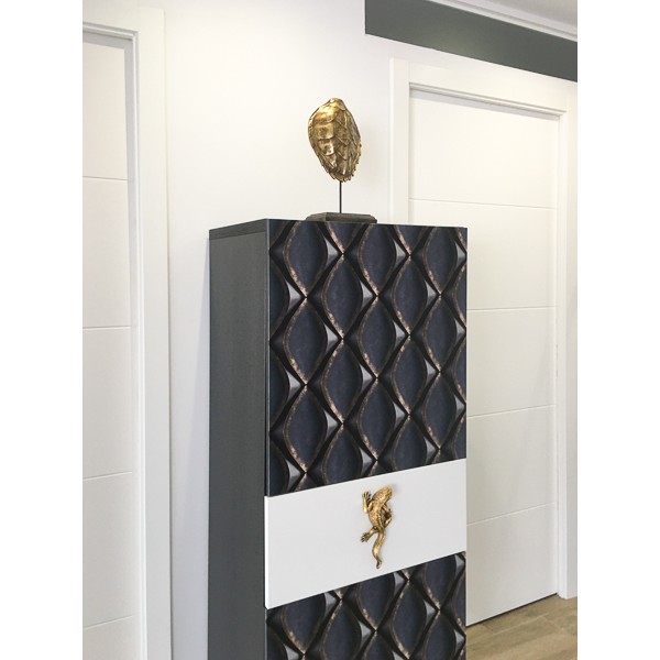 Thrones for Besta